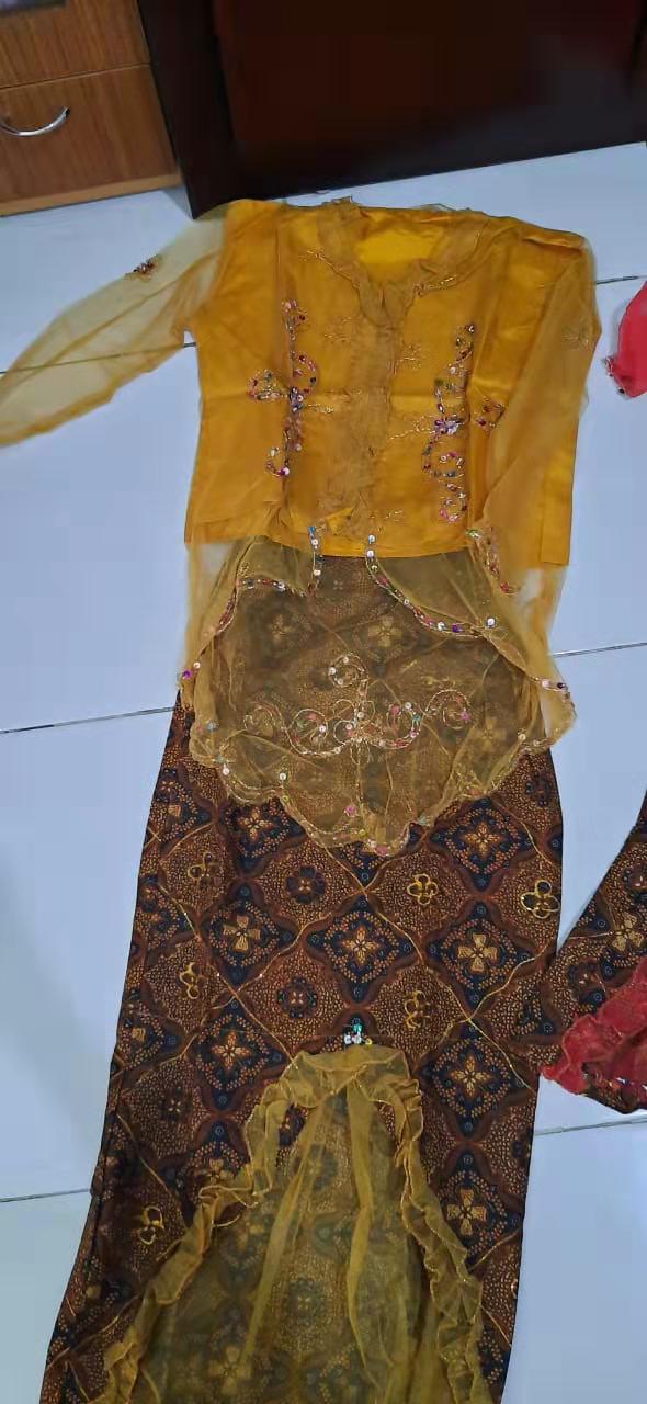 印度尼西亚传统服装 丝绸,成人,儿童装 刺绣图案(预订)