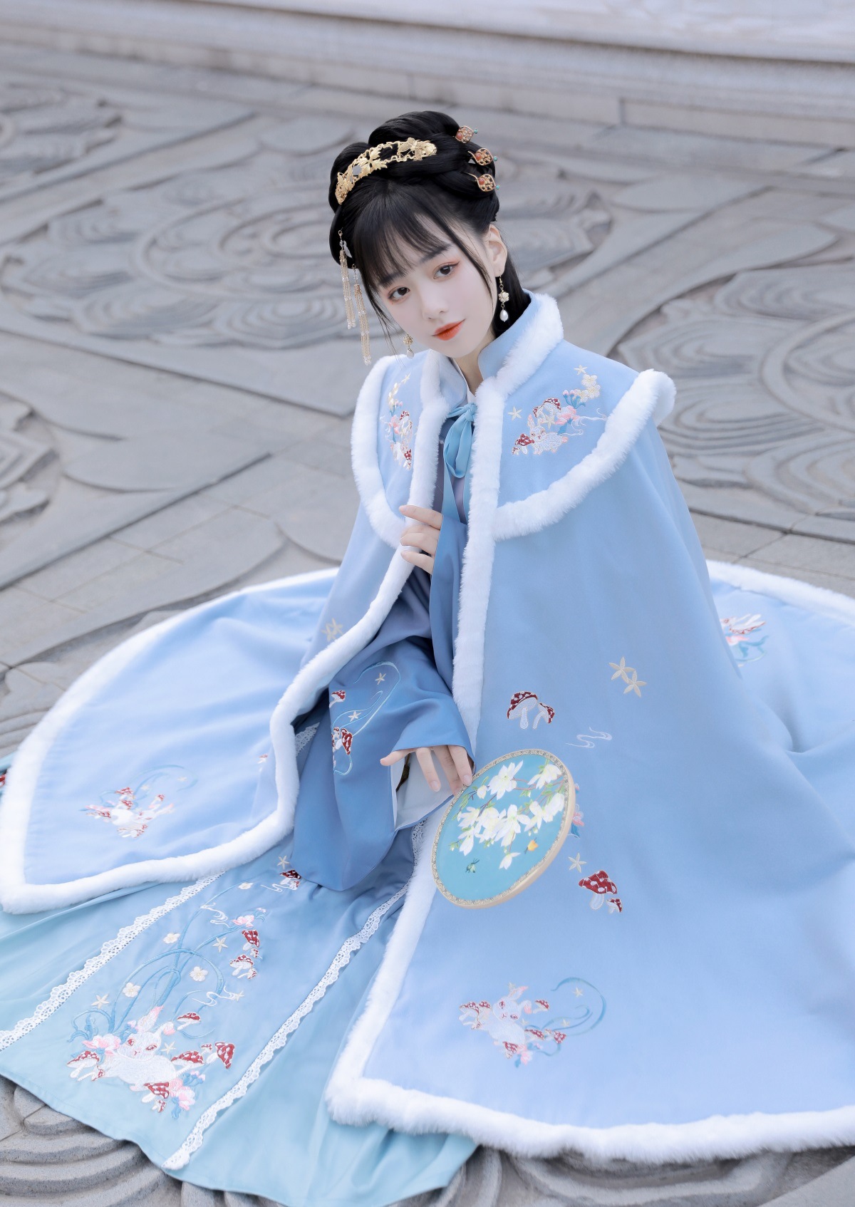 原创茕茕稚兔圆领明制汉服女重工刺绣袄加绒斗篷马面裙秋冬8231