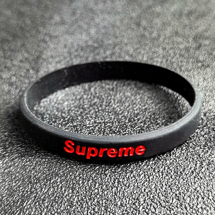 supreme硅胶手环 凹字橡胶手圈 矽胶粉丝手腕带 潮牌软胶手链批发