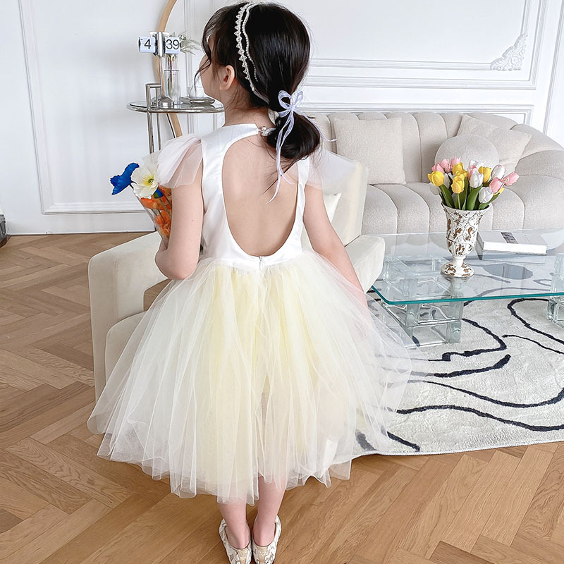 小女孩吊带背心裙