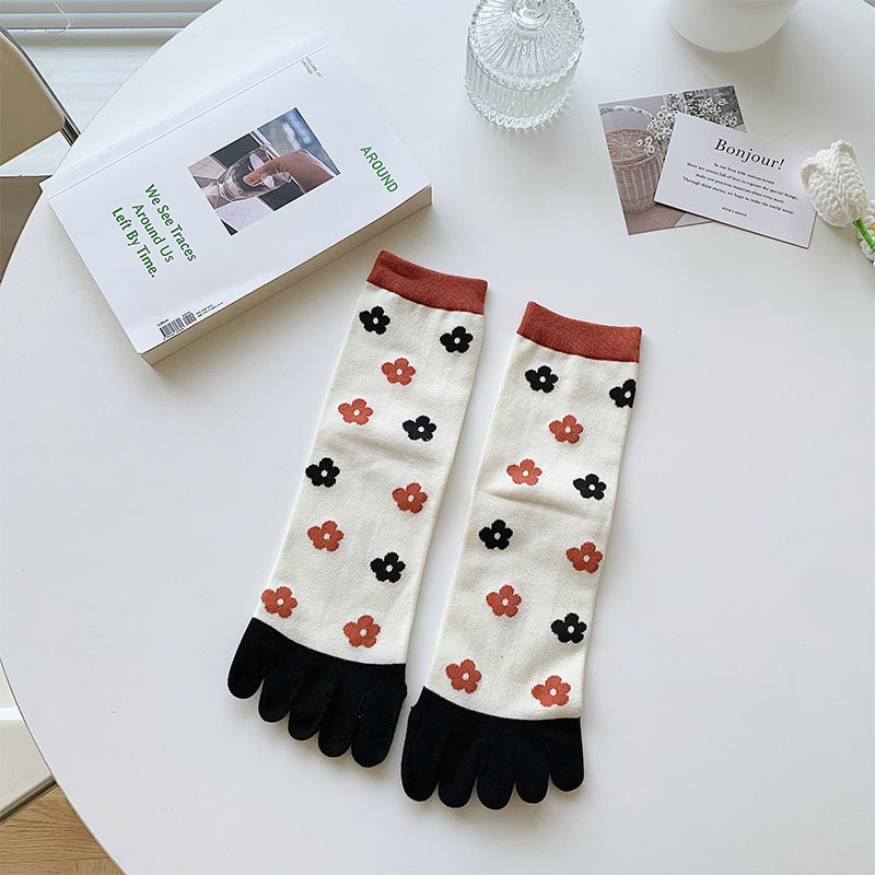 Five Finger Tube Socks Female Online Influencer Spring and Autumn Cute Split Toe Cotton Socks Ins Japanese Sweet Green Small Flower Long Socks