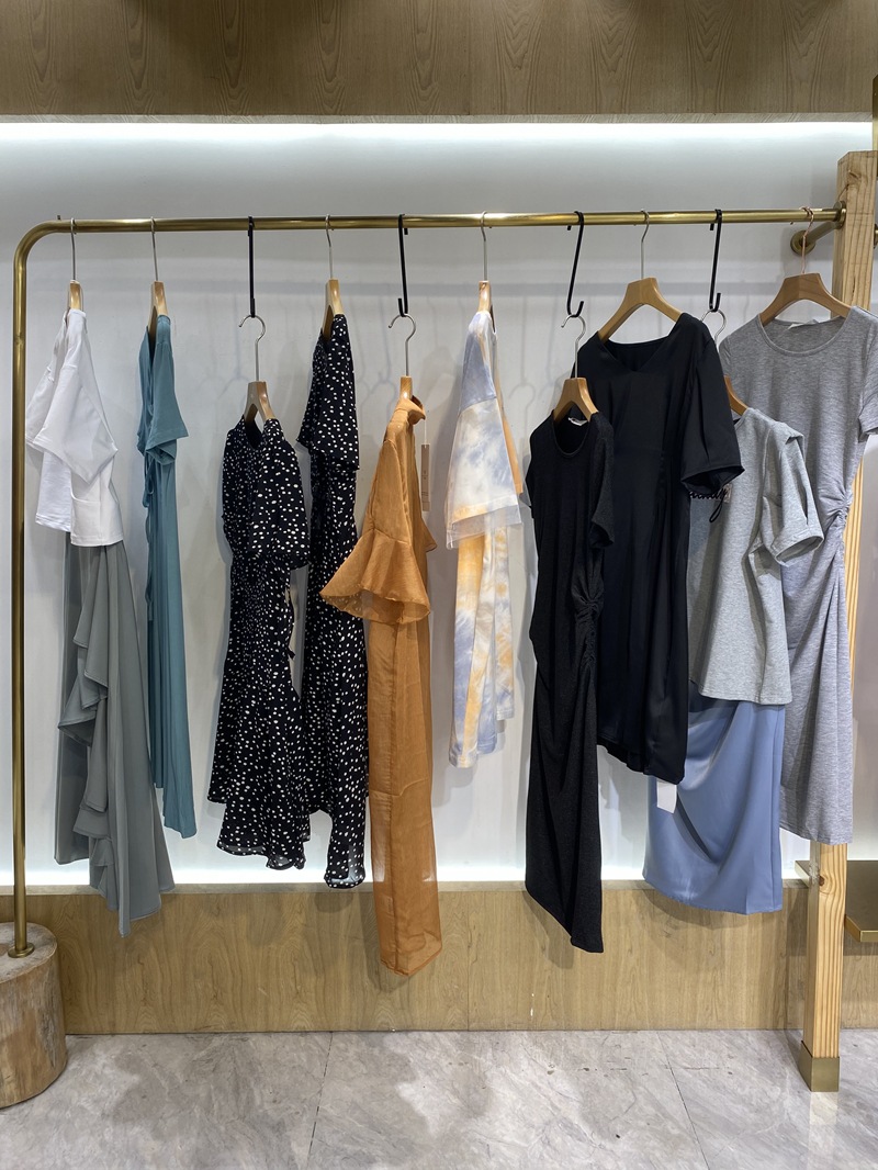 癸妮雅21夏装 剪标折扣品牌女装份货走份 实体店一手货源拿货渠道