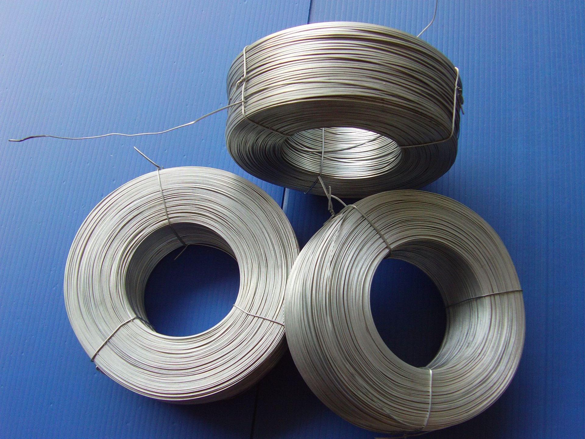 供应20#镀锌钉线 纸盒装订扁丝-阿里巴巴