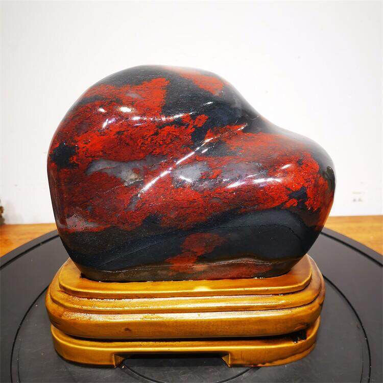 桂林鸡血玉原石摆件