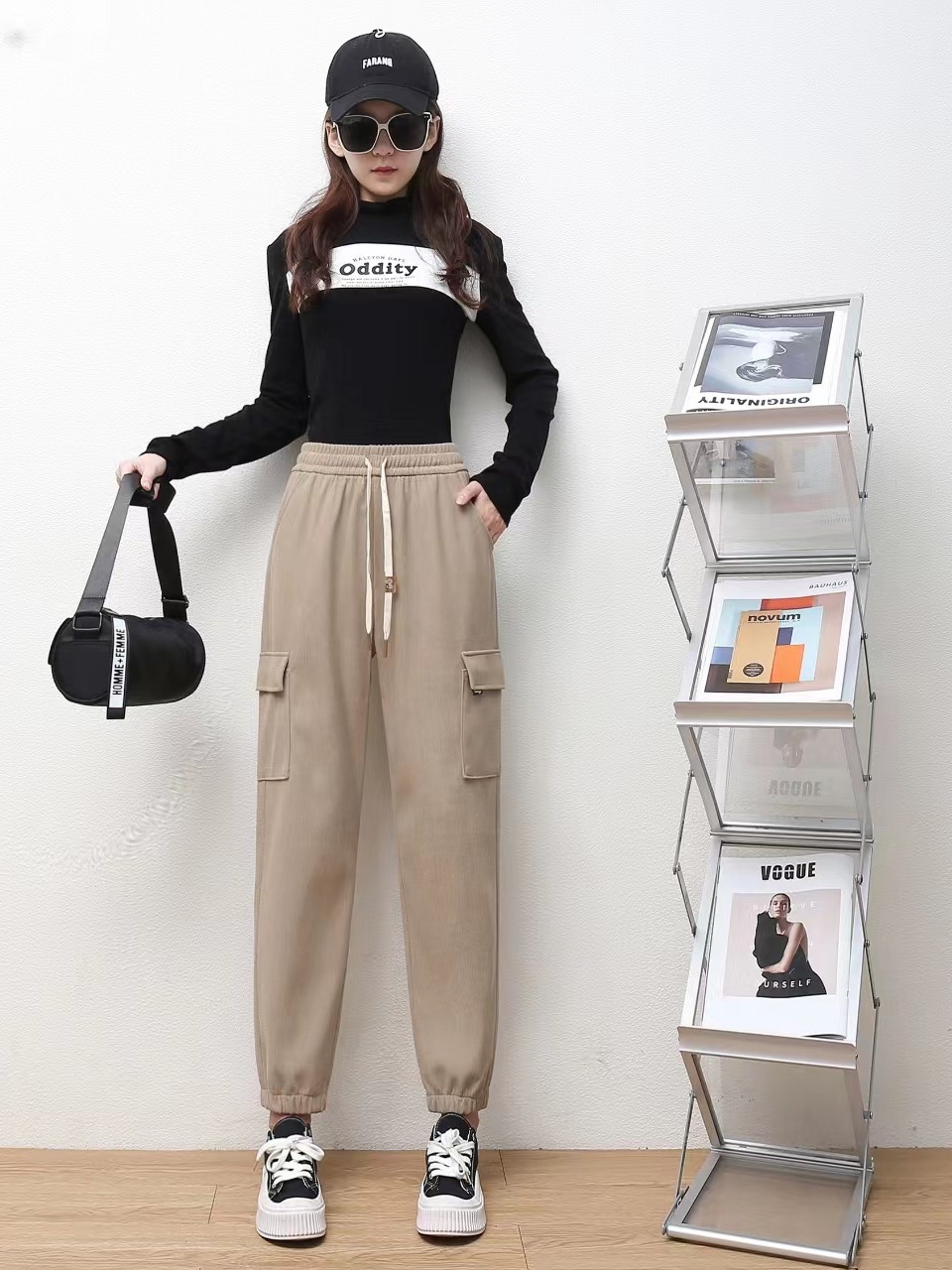 women‘s casual pants spring， autumn and winter new loose ankle-tied sweatpants sports pants overalls fleece-lined warm one-piece delivery