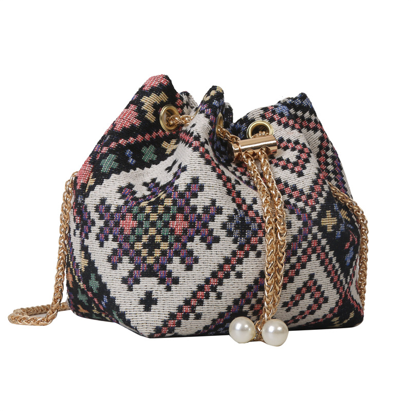 This Year Pop Plaid Ethnic Style Diablement Fort Small Bag 2023 New Women's Bag Crossbody Bag Chain Portable Bucket