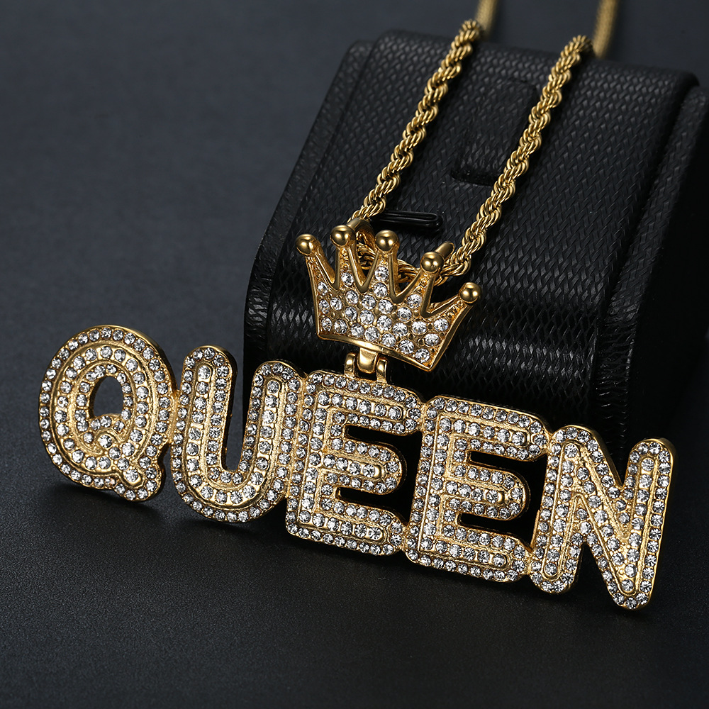 欧美时尚皇冠字母316不锈钢镀金满钻queen女王吊坠dz