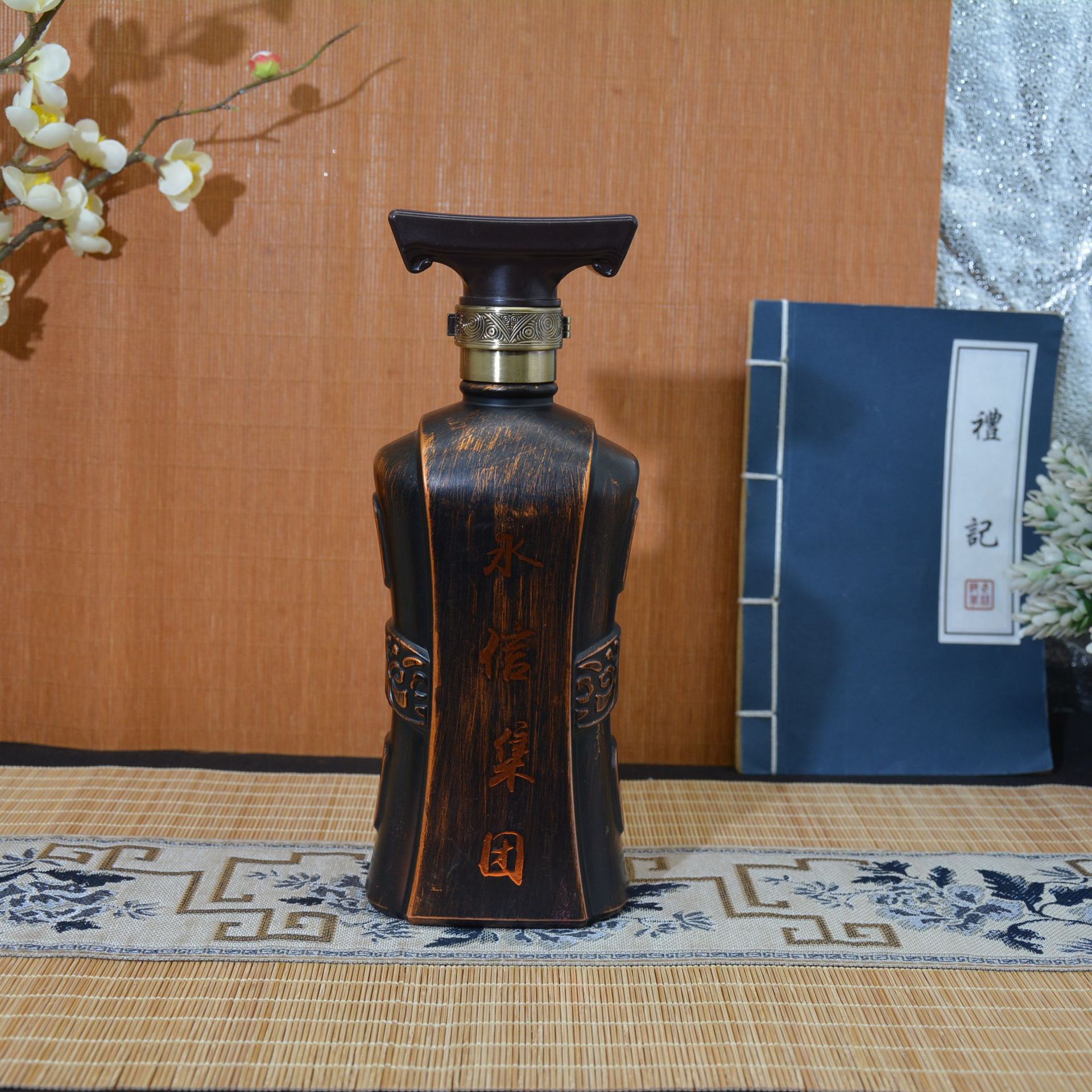 厂家批发白酒瓶手抓陶瓷空酒瓶一斤装定制logo酒坛500ml酒壶仿古