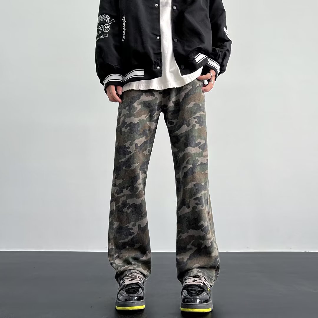 户外登山迷彩裤男直筒宽松潮牌美式高街百搭潮流冲锋衣搭配的裤子