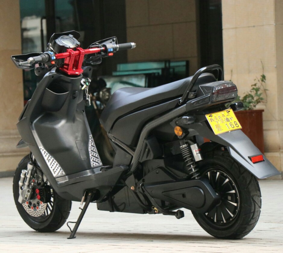 bws路虎电动车城市铁男山猫电摩72v96v120v电瓶踏板摩托车全新