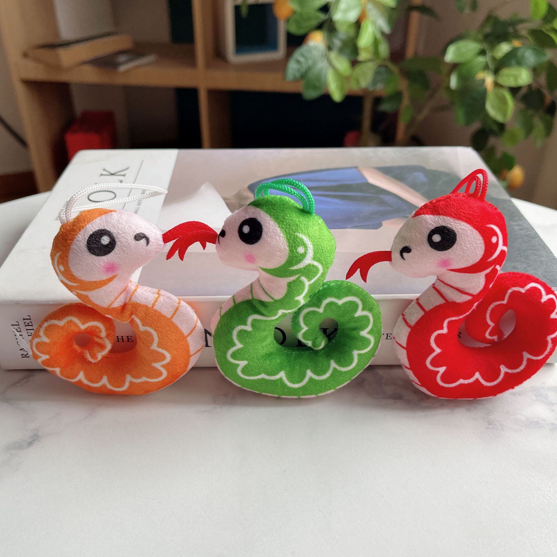 跨境仿真印花蛇毛绒玩具2025生肖蛇年吉祥物玩偶娃娃装饰摆件批发