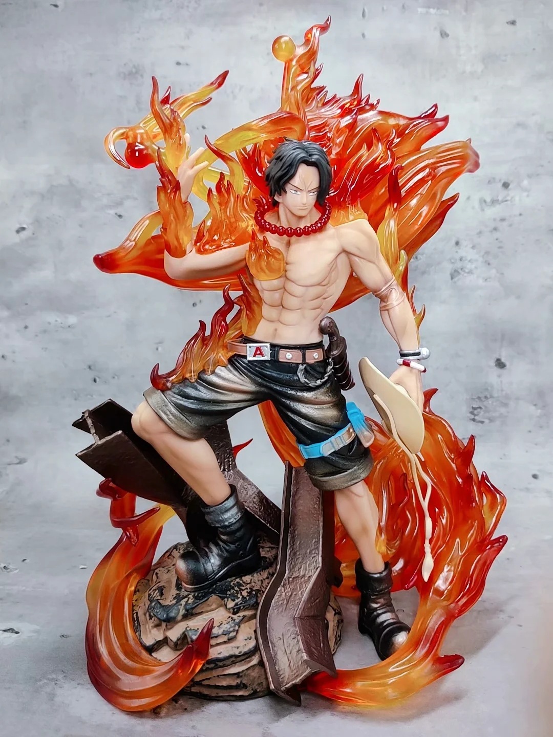 动漫批发海贼王顶上战争火神艾斯场景雕像可发光盒装手办