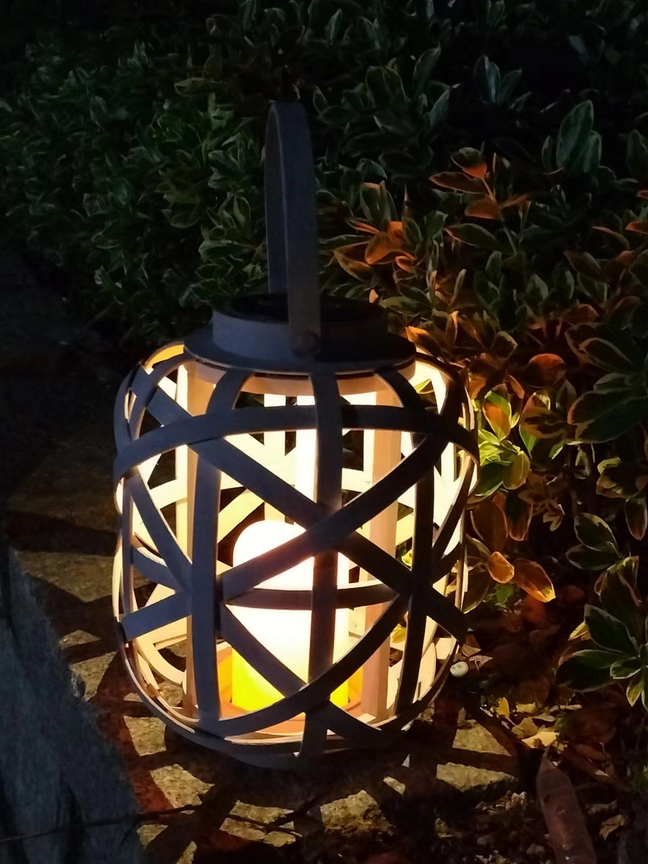 加工定制户外太阳能镂空木编灯笼家用别墅庭院景观灯悬挂灯楼梯灯