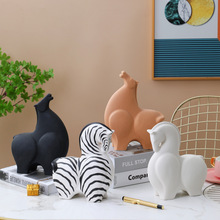 北欧ins陶瓷马现代简约创意动物摆件家居装饰玄光工艺品软装