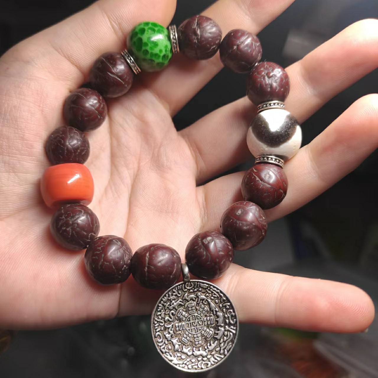 西藏木坚果老凤眼菩提手链搭配虎牙天珠青蛙皮老琉璃佛教七宝