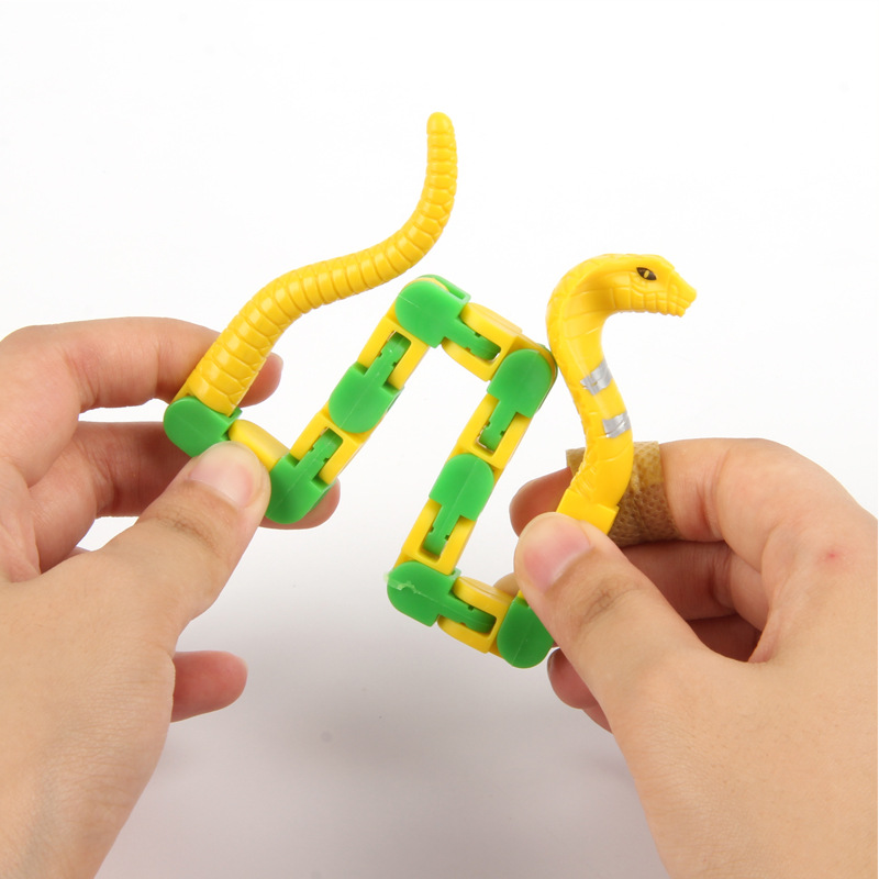Cross-Border New Cobra 20-Section Detachable Bicycle Chain Snake Color Bone Chain Snake Pressure Reduction Toy