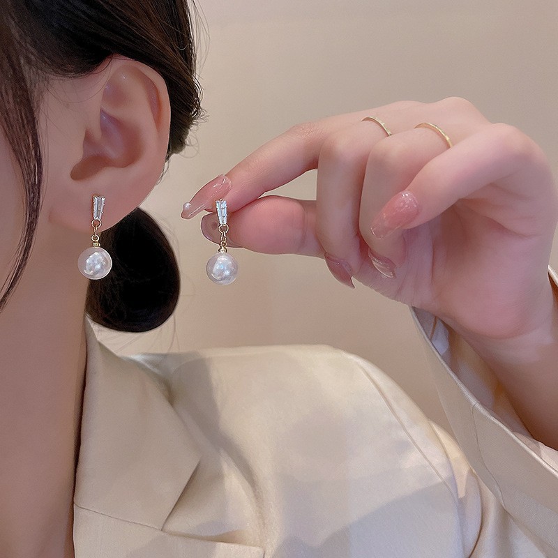 Sterling Silver Needle Zircon Geometric Earrings for Women Ins Trendy Light Luxury Minority Pearl Earrings Internet Celebrity Same Style Ear Rings