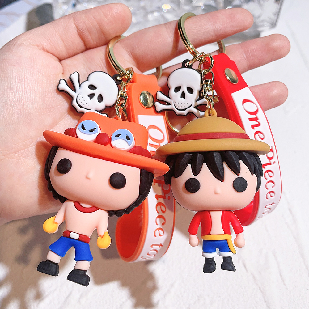 Super New One Piece Keychain Luffy Seven Warlords of the Sea Essoron Key Chain Dragon Ball Doll Men and Women's Pendants