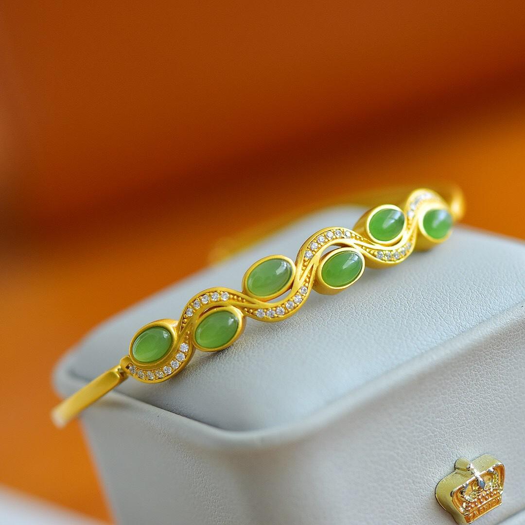 s925银镀金镶嵌新疆天然和田玉碧玉蛋面轻奢气质女款简约手环手镯