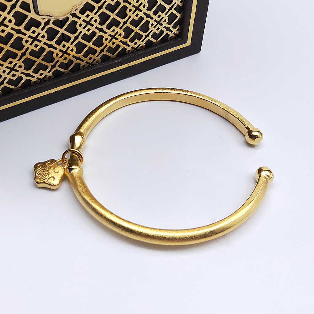 新款镀金长命锁手镯女成人民族风镀黄金色手环久不掉色镀金镯子