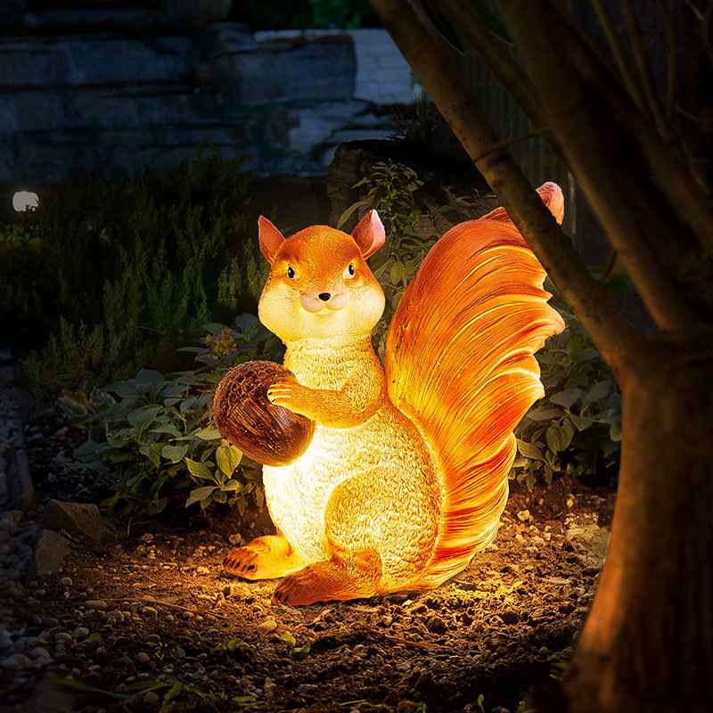 Outdoor Simulation Squirrel Lamp Literary Travel Courtyard Luminous Animal Lamp Park Landscape Resin Led Scenic Spot Lighting Decoration