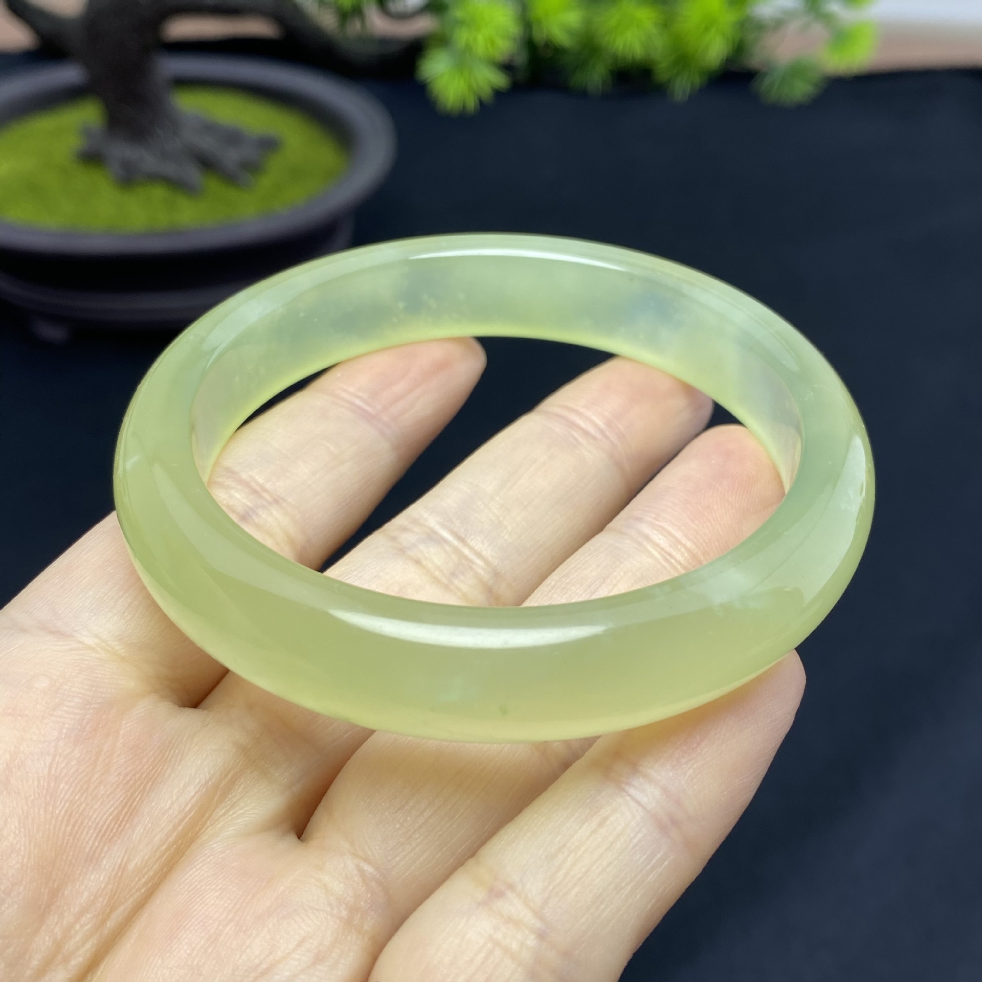 岫玉手镯冰种荧光秀玉镯子冰透辽宁岫玉翠玉手镯女款玉镯-阿里巴巴