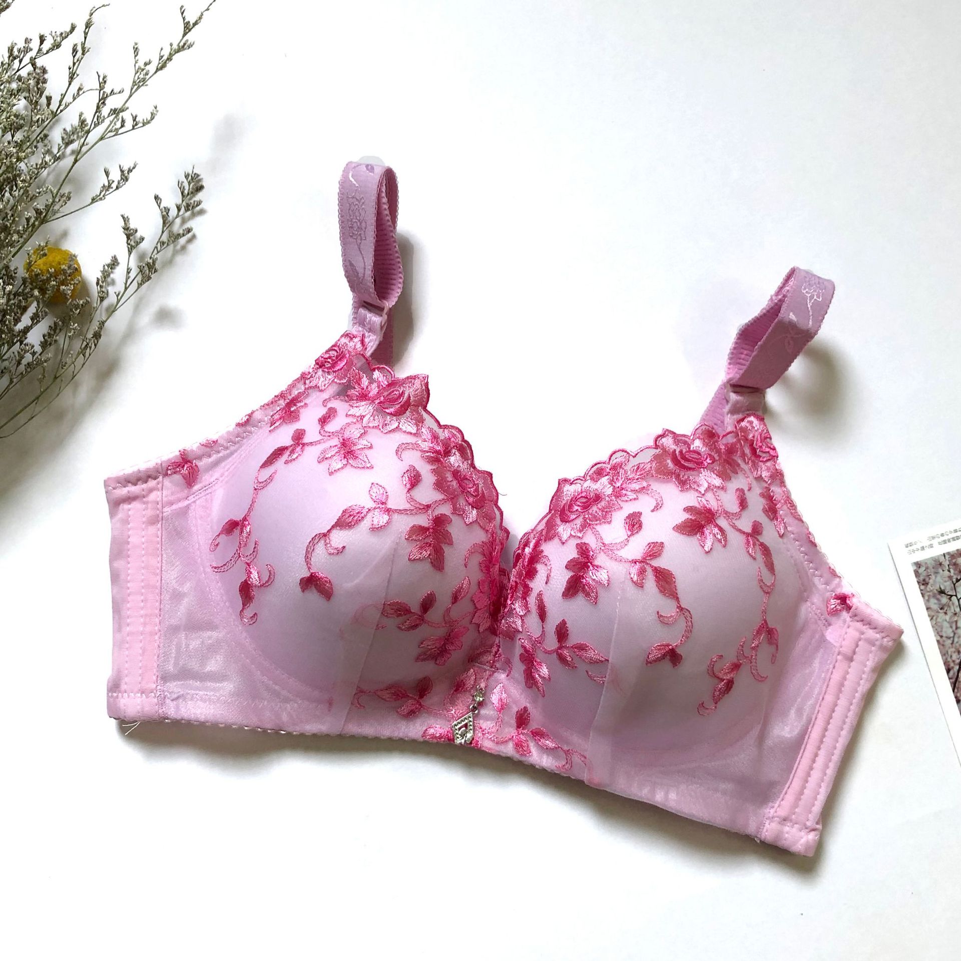 外贸2021刺绣聚拢无钢圈内衣调整型大码文胸收副乳侧收贴牌定制