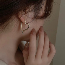 S925银针韩国爱心小众时尚简约轻奢高级设计感耳钉耳饰