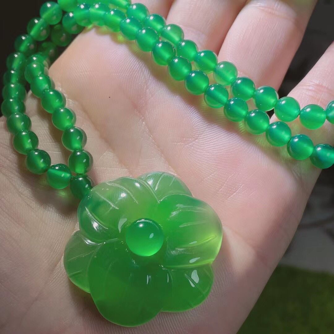 厂家批发 高冰帝王绿玉髓大气款花开富贵毛衣链吊坠 玛瑙玉石挂件