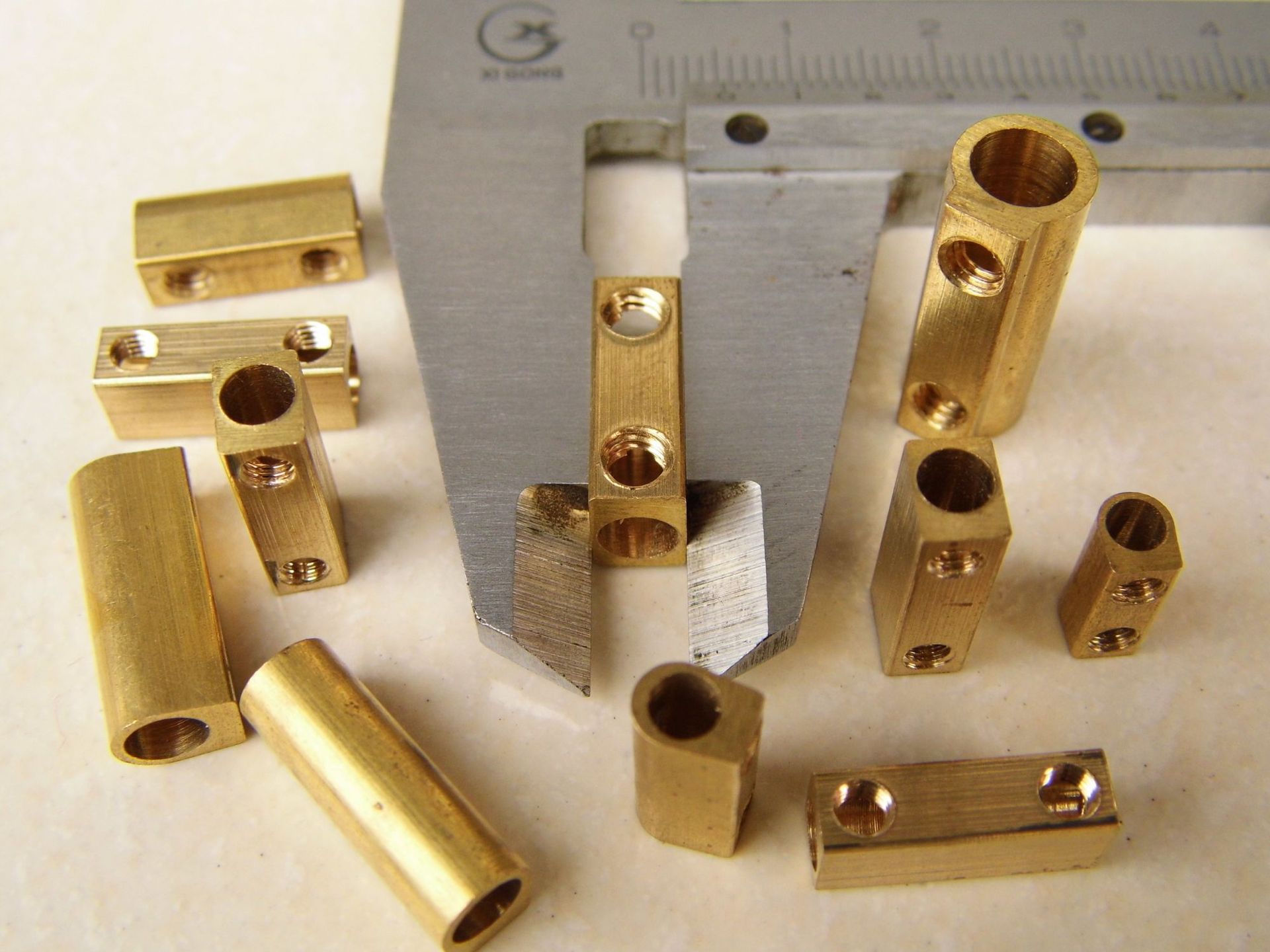 马蹄型半圆加厚壁四方镀镍铜接线柱 电线连接件 纯铜粒端子