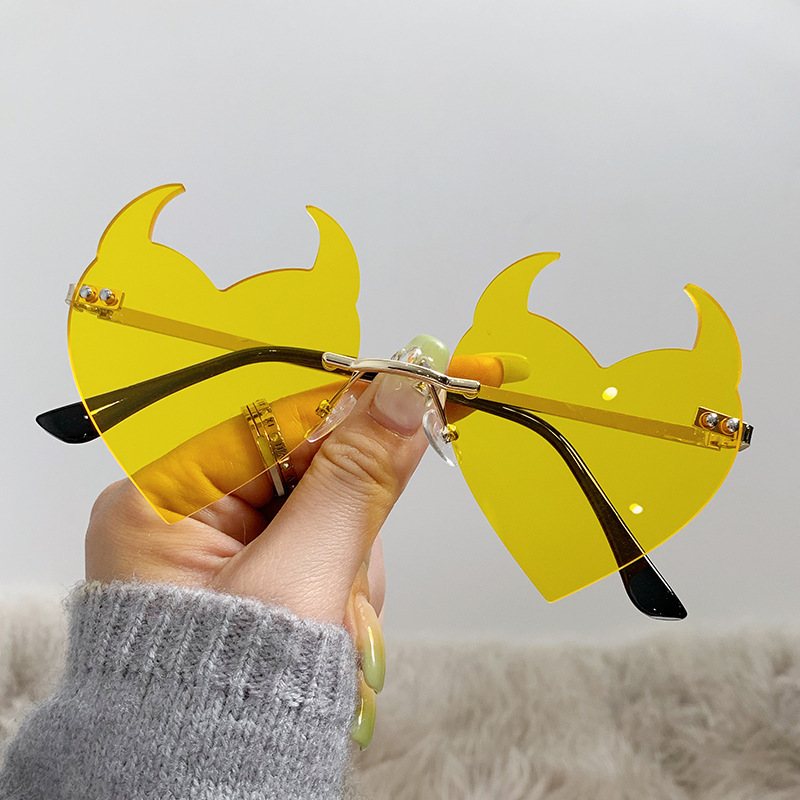 Devil Love Bullhead Sunglasses European and American New Funny Cross-Border Metal Glasses Trendy Party Ball Sunglasses Trendy