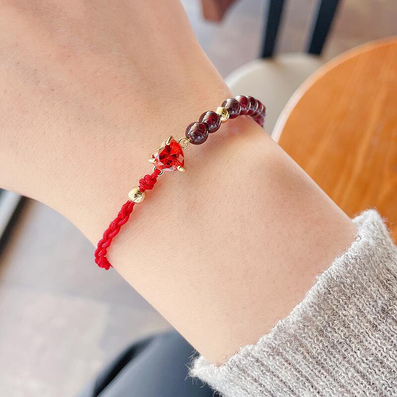 石榴石红绳手链女可抽拉红色编织手绳设计感闺蜜手链本命年手饰品