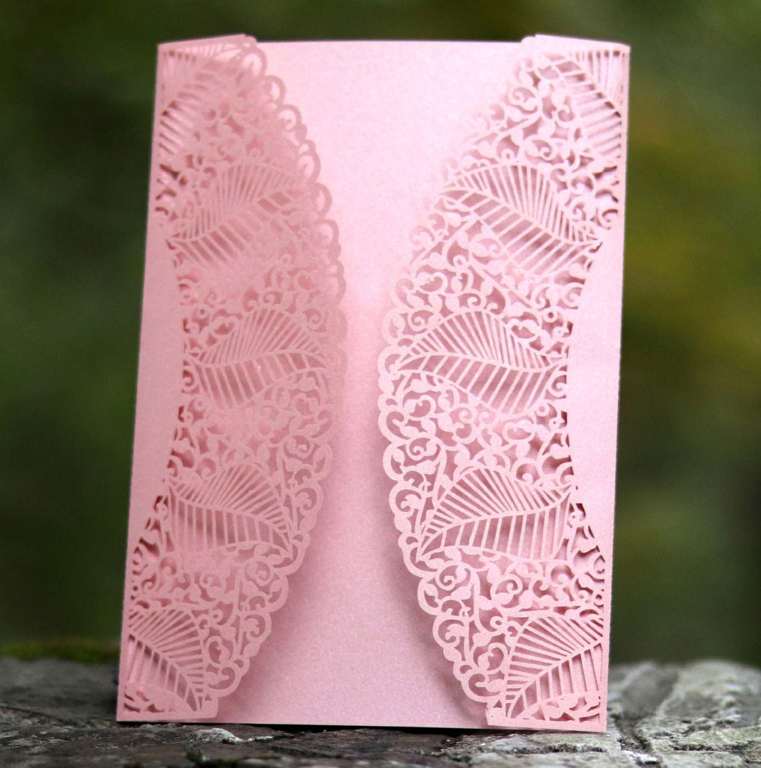 个性邀请函 镂空请柬 婚庆紫色贺卡 欧式蕾丝花边卡片 深圳批发