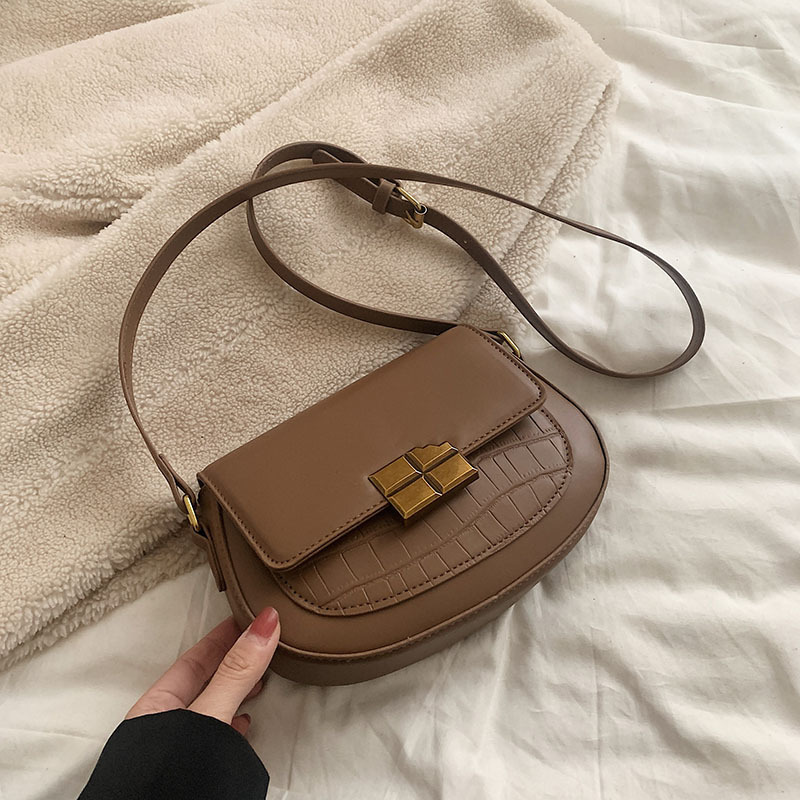 Personalized Fashion Small round Bag Women's 2022 Winter New Beautiful All Match Women's Shoulder Bag Messenger Bag Women's Bag