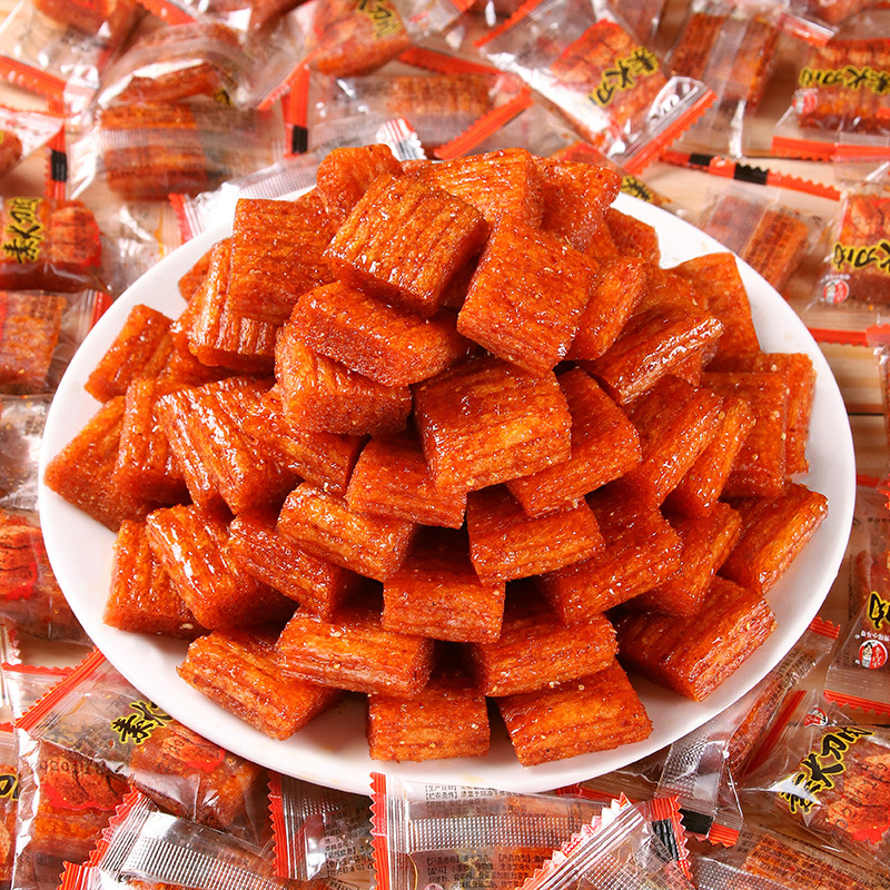 素大刀肉网红辣条礼包休闲麻辣零食怀旧8090后小包装整箱散装包邮