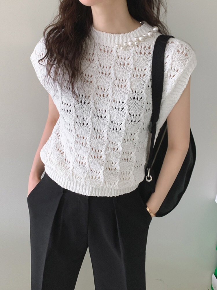 冰丝针织背心女夏季设计感薄款镂空钩花圆领珍珠无袖别致外搭上衣