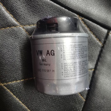 汽车发动机机油滤清器适用于大众高尔夫奥迪a3cc斯柯达03c115561h