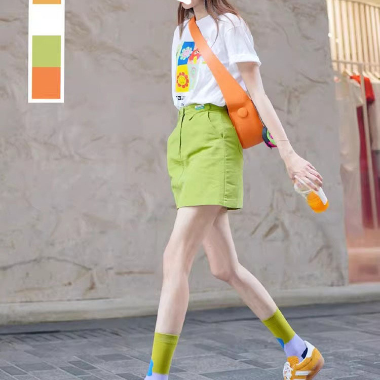 小个子多巴胺穿搭一整套显瘦减龄t恤牛油果绿色半身裙套装女夏款