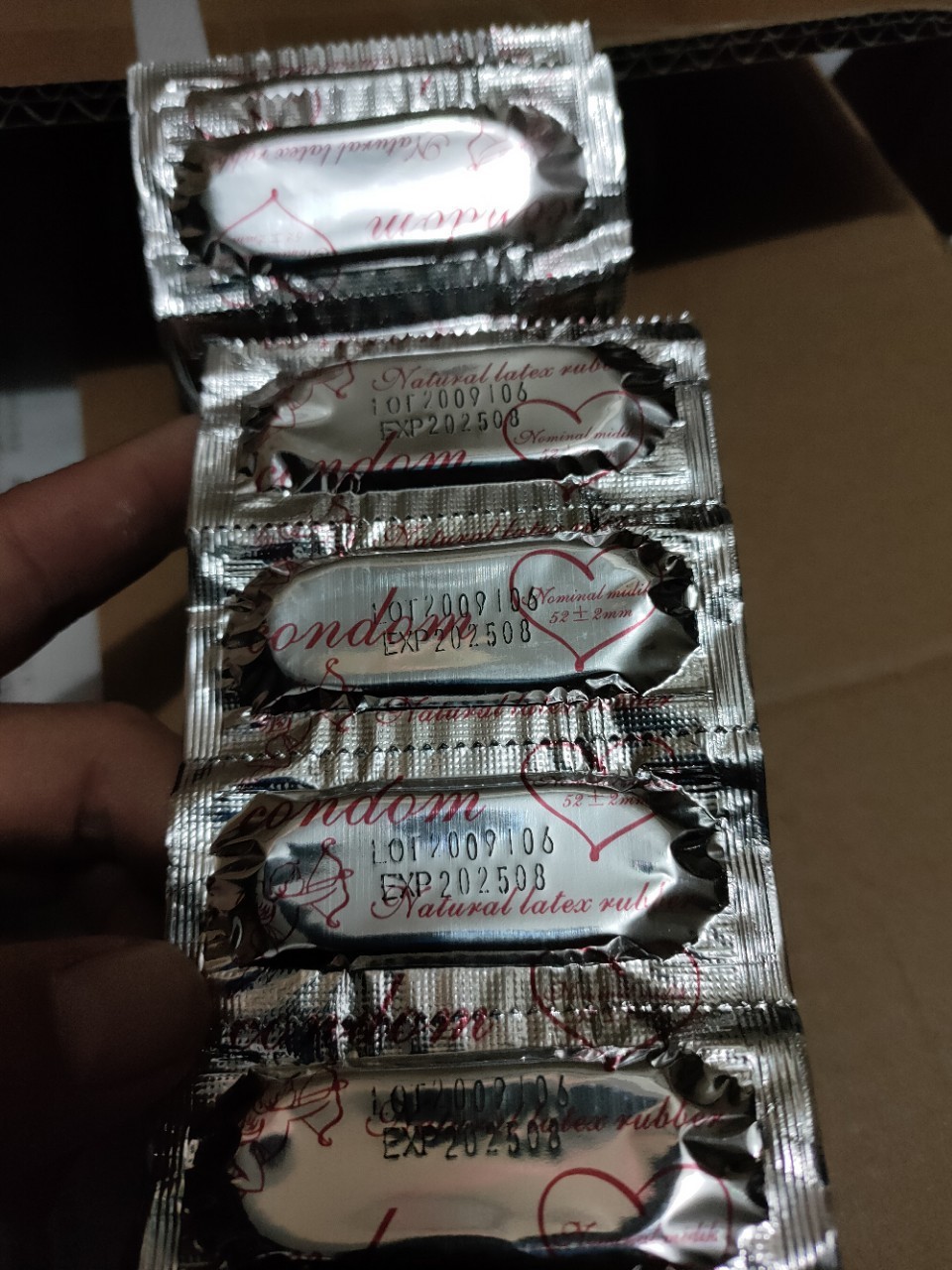 Foreign Trade Export Spot Condom English Version Long Wallet Low Price Hyaluronic Acid Ultra-Thin Large Oil Taobao Gift Set
