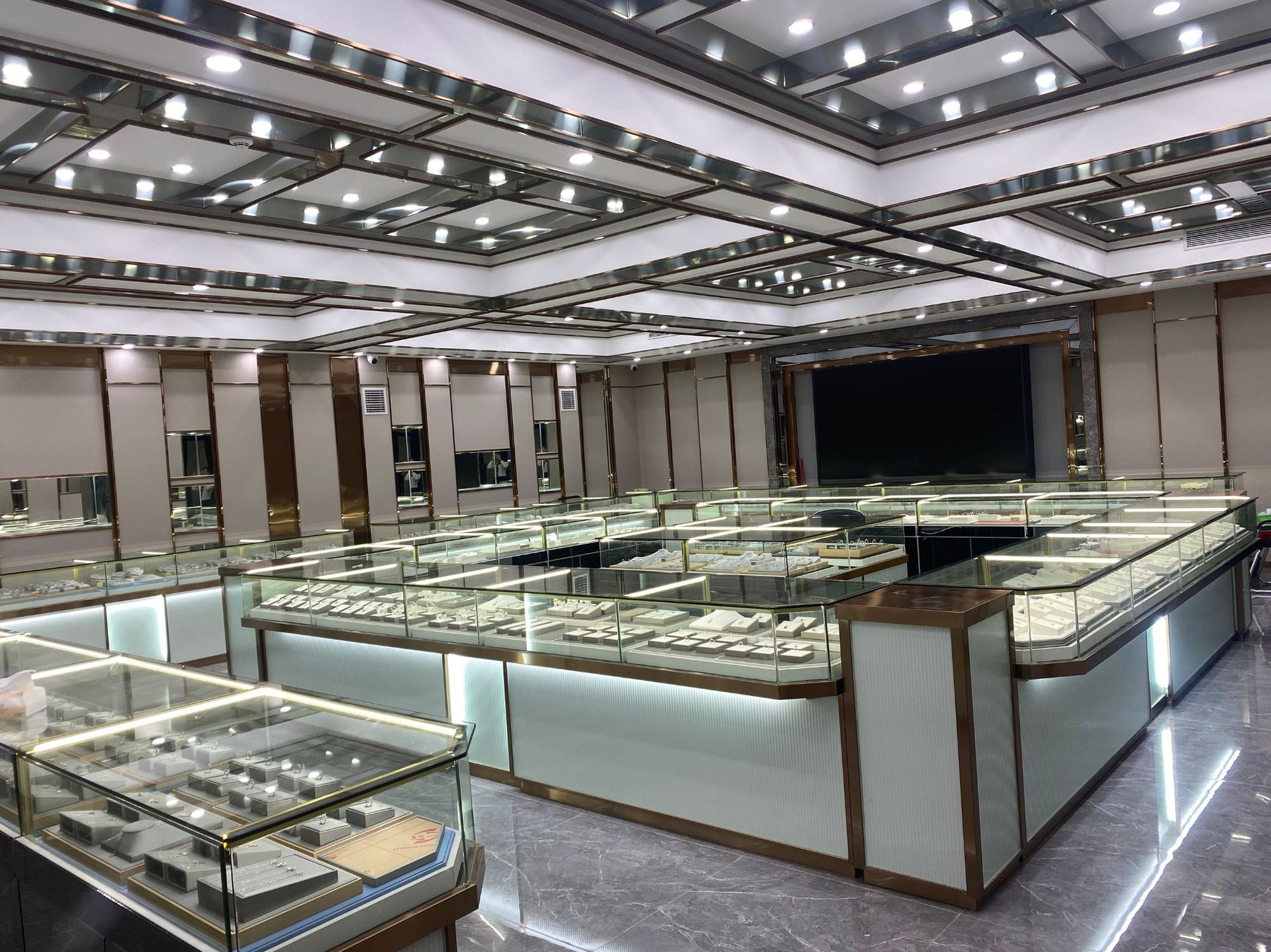 海丰县梅陇冠柏首饰店