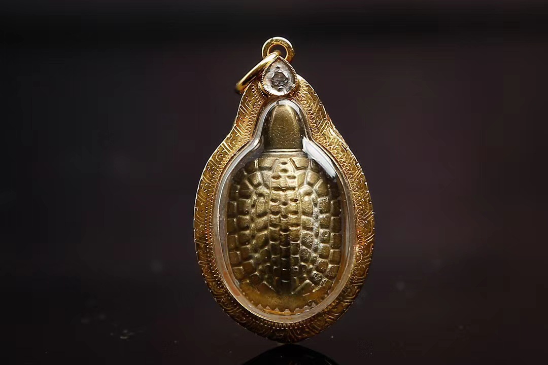 泰国佛牌批发 龙婆银瓦台南财龟 佛饰吊坠