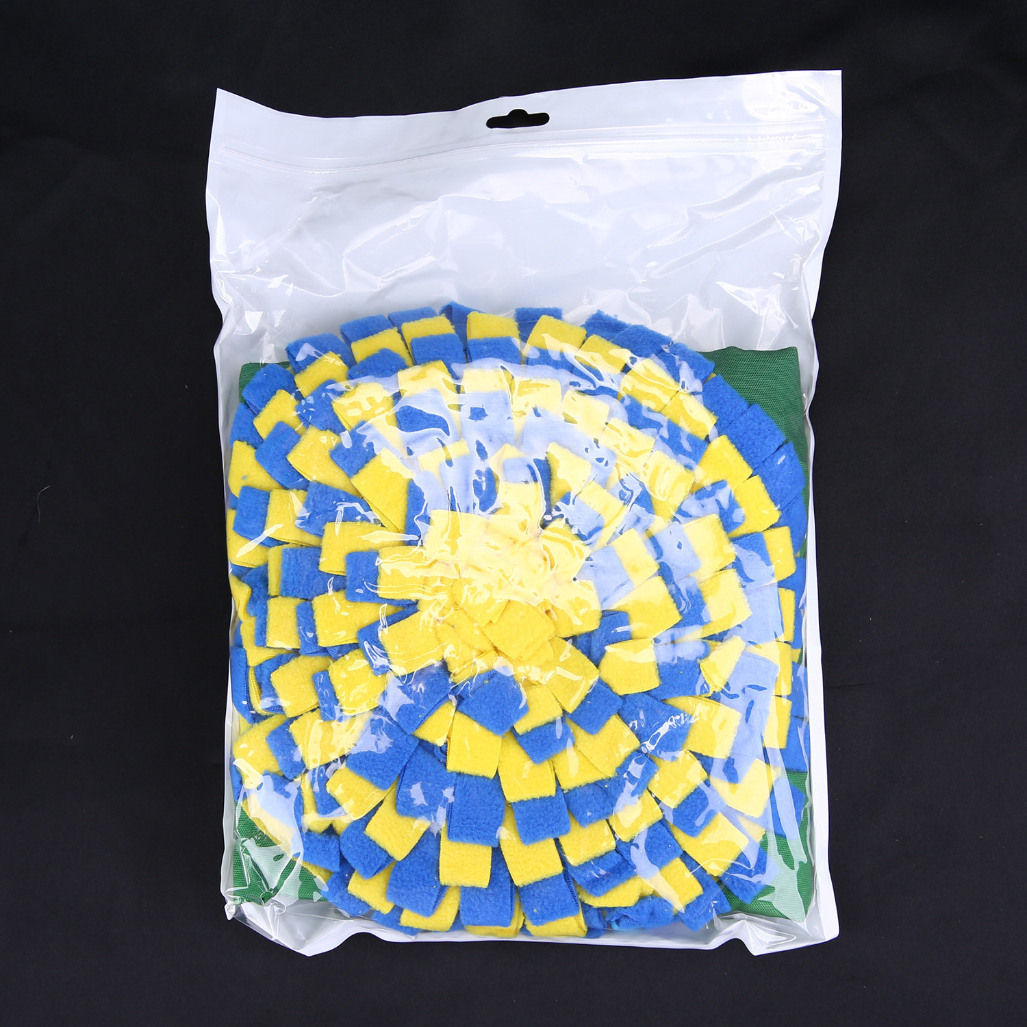 跨境新款狗狗嗅闻垫毛绒防噎食宠物训练闻嗅垫子趣味足球场嗅闻毯