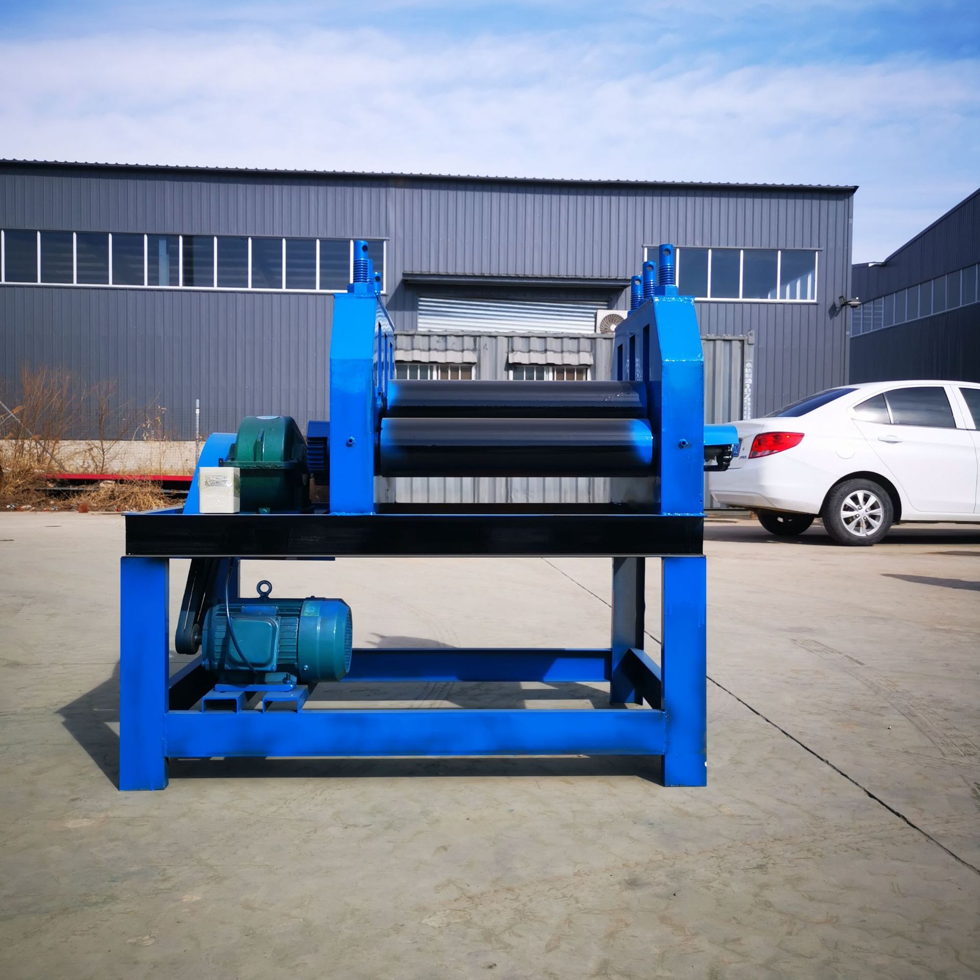 精密彩钢整平机 厚钢板薄板铝板全自动压平机电动小型校平机