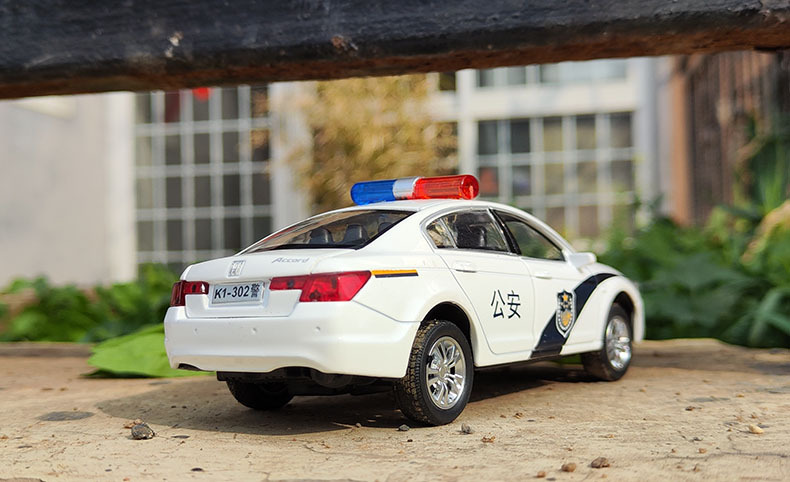 升辉1:32本田雅阁警车款合金汽车模型回力声光玩具四开门848b盒装