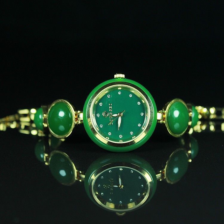 时尚和田碧玉色石英款腕表女士气质手链款 电子石英腕表