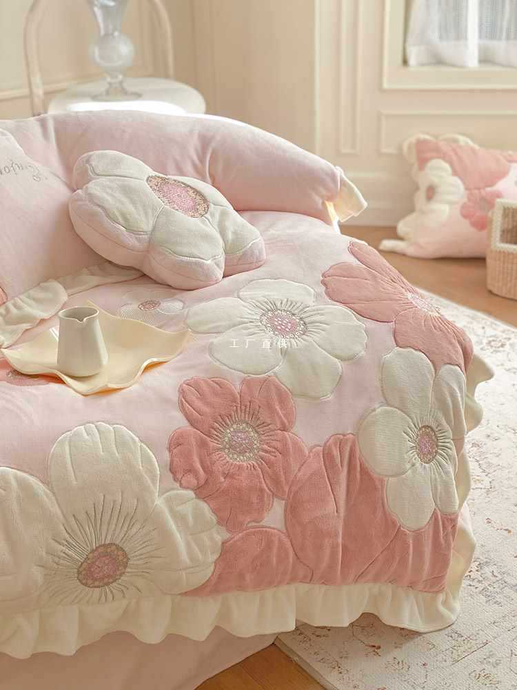 w9r秋冬季清新保暖牛奶绒四件套花朵贴布刺绣加厚珊瑚绒被套床上