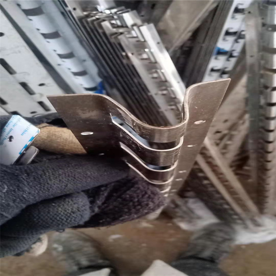 门帘不锈钢龙骨加工批发201 304食品级挂帘夹片挂片吊具横梁轨道