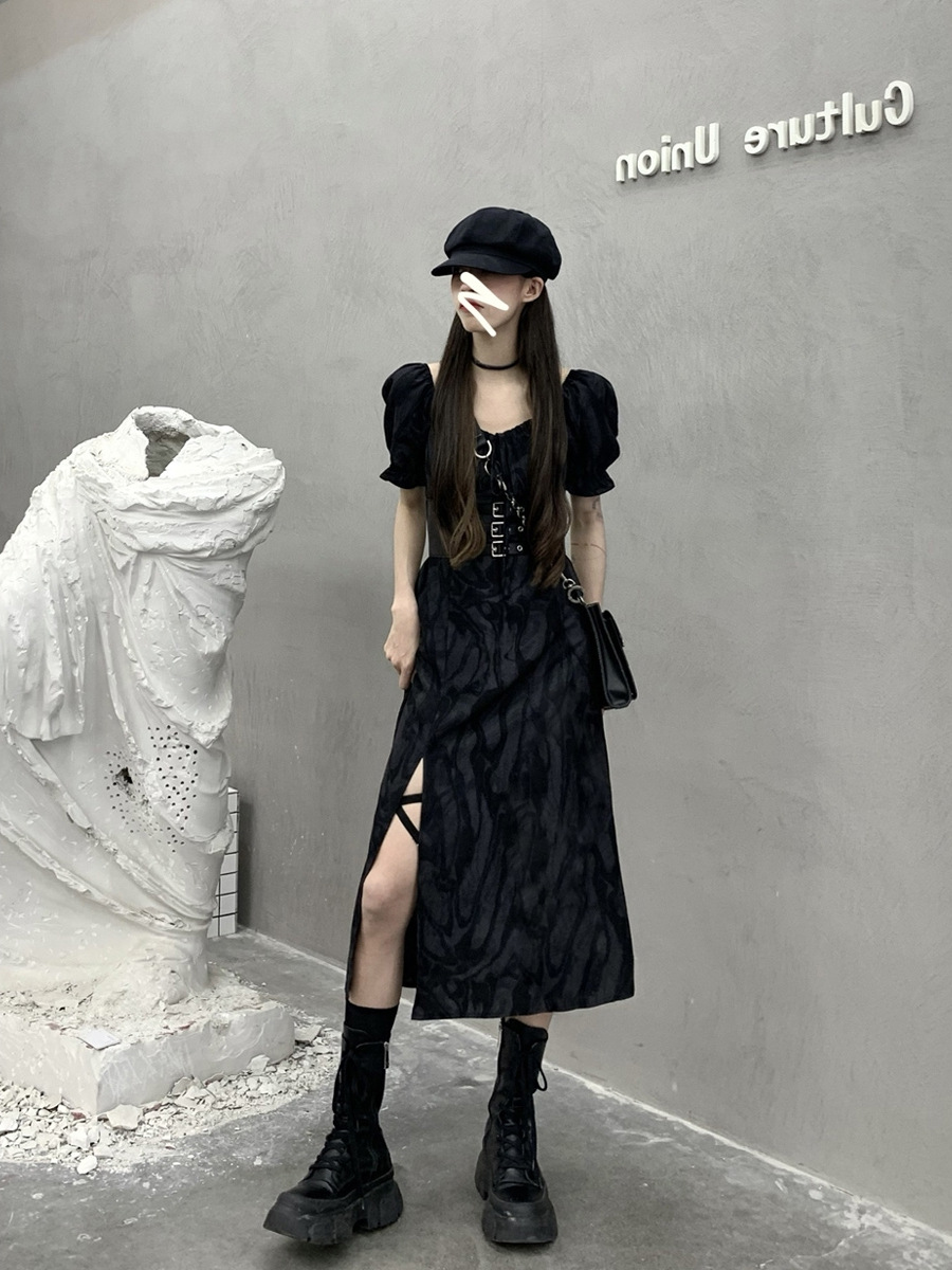 松本丧丧暗黑扎染开叉长裙女收腰2021新款泡泡袖连衣裙设计感裙子