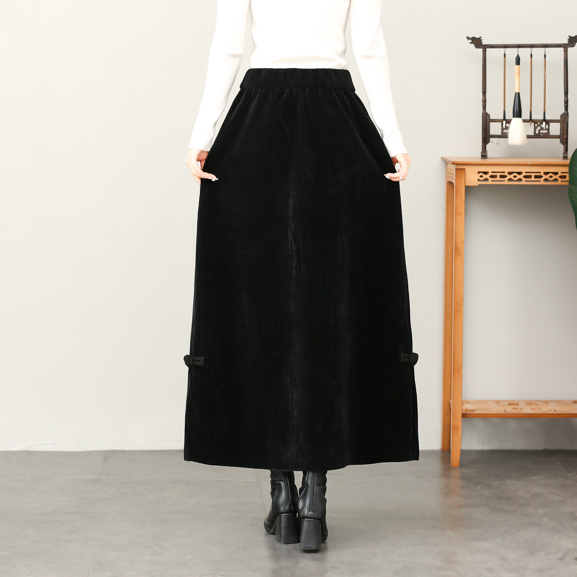 原创高端女装灯芯绒半身裙冬加厚裙子松紧腰a字裙重工刺绣条绒裙