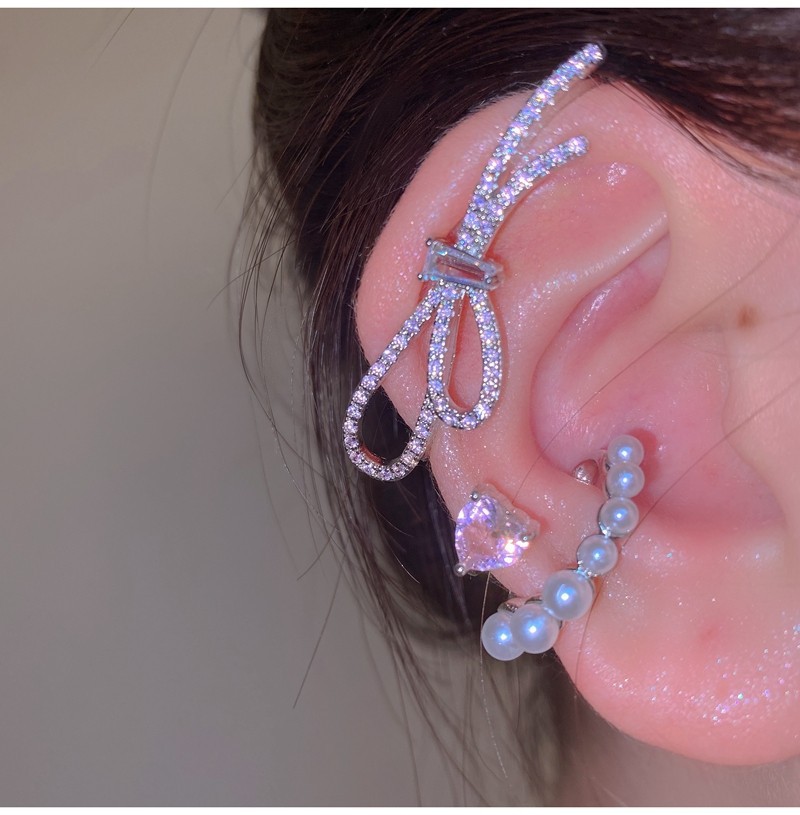 2023新款超仙小众高级感镶钻爱心蝴蝶结珍珠耳骨夹无耳洞耳饰女